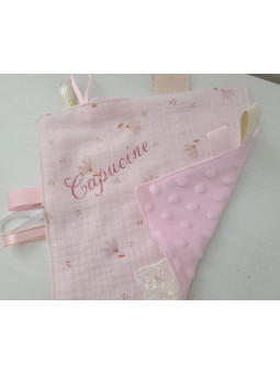 Doudou étiquettes double gaze coton BIO rose fleurie personnalisé tout doux