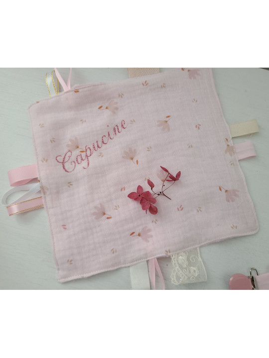 Doudou étiquettes double gaze coton BIO rose fleurie personnalisé tout doux