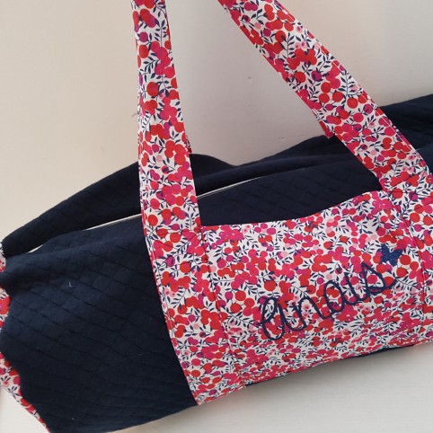 Sac bowling (sport, week-end ) en liberty B cupcake et matelassé  marine