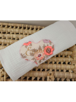 Lange personnalisée 60x60 cm et coeur liberty