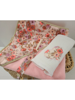 Bavoir fleur personnalisé en liberty Madeleine