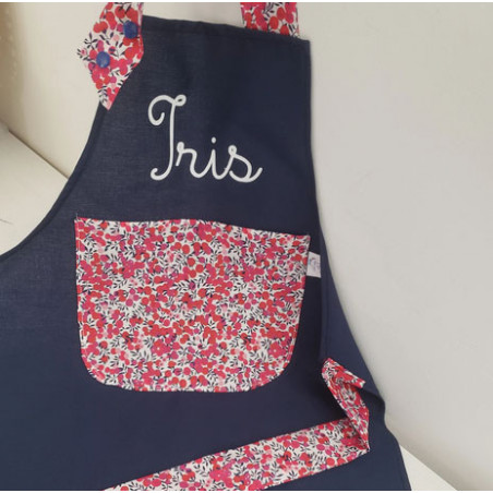 Tablier enfant personnalisé en liberty wiltshire rouge
