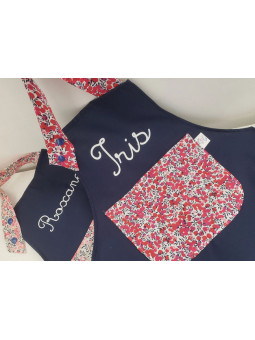 Tablier enfant personnalisé en liberty wiltshire rouge