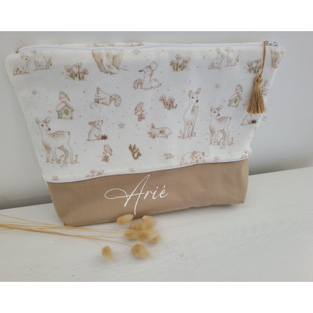 Trousse de toilette personnalisée beige et blanche pour bébé