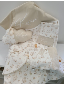 Trousse de toilette personnalisée beige et blanche pour bébé