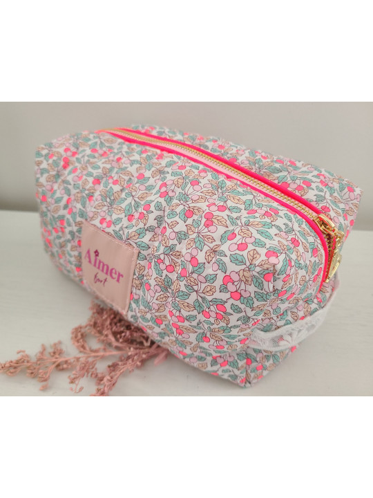 Trousse de toilette "Aimer fort" en liberty Collenn's matelassé