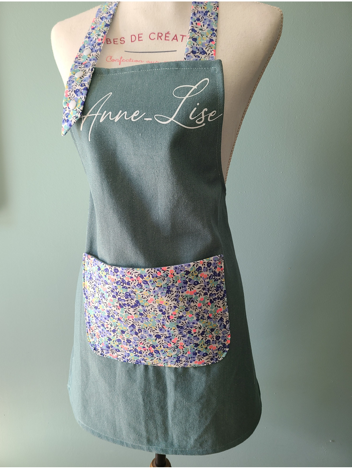 Tablier de cuisine personnalisé en liberty Wiltshire fluo (différentes tailles)