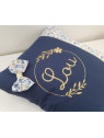 Coussin prénom dans couronne florale 40x40 cm liberty Betsy denim (ou coussin de sieste)