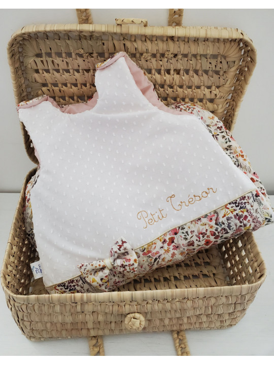 Gigoteuse "Petit Trésor" hiver personnalisée, plumetis et liberty Felda