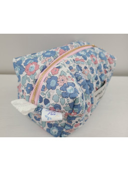 Trousse de toilette/maquillage en liberty Betsy asagao matelassé "Voyage voyage"