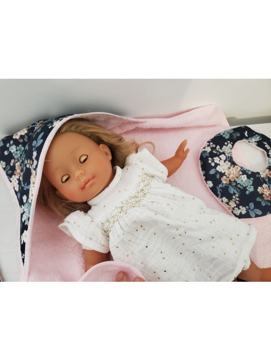 Parure poupée : cape de bain, bavoir, lingettes et couche pour poupon liberty Josephine