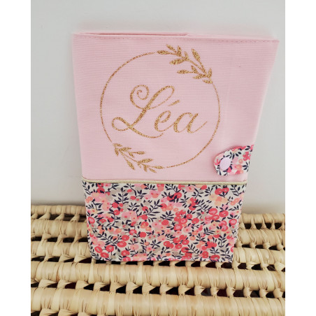 Protège carnet de santé liberty Wiltshire pois de senteur et couronne florale personnalisable avec prénom