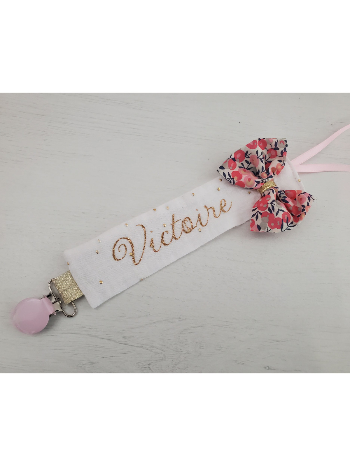 Attache tétine personnalisée, liberty pois senteur et double gaze confettis dorés