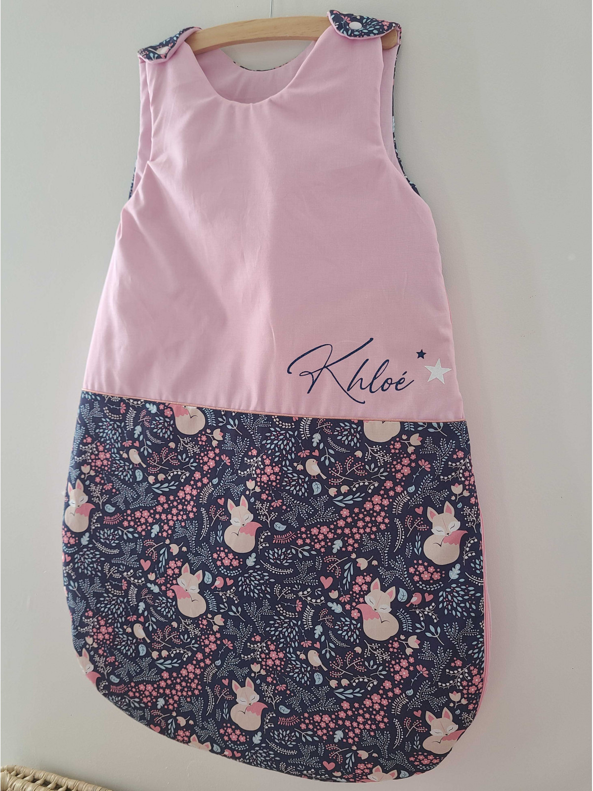 Gigoteuse 0-6 mois personnalisée thème renards en rose et marine
