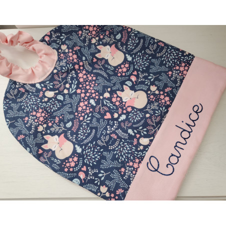 Grande serviette élastiquée petits renards en marine et rose pour maternelle