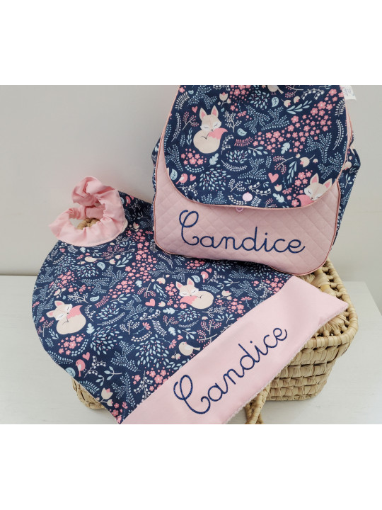 Grande serviette élastiquée petits renards en marine et rose pour maternelle
