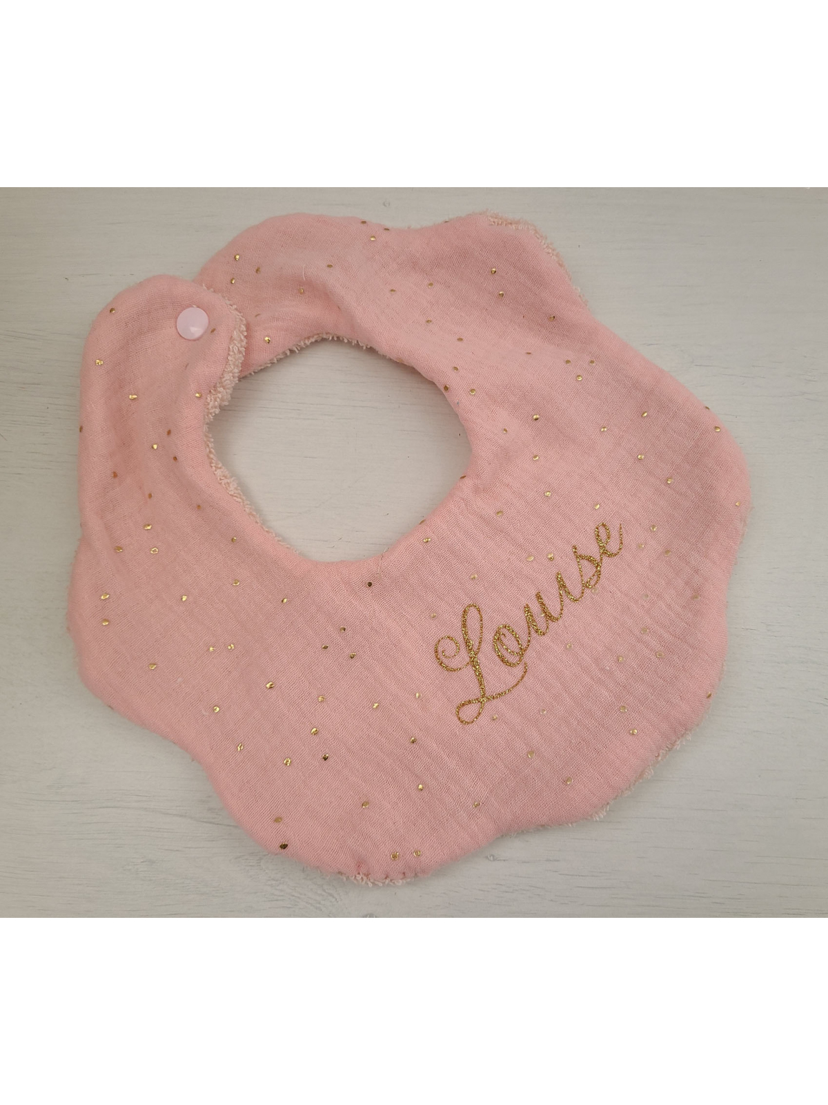 Bavoir fleur en double gaze / éponge personnalisé