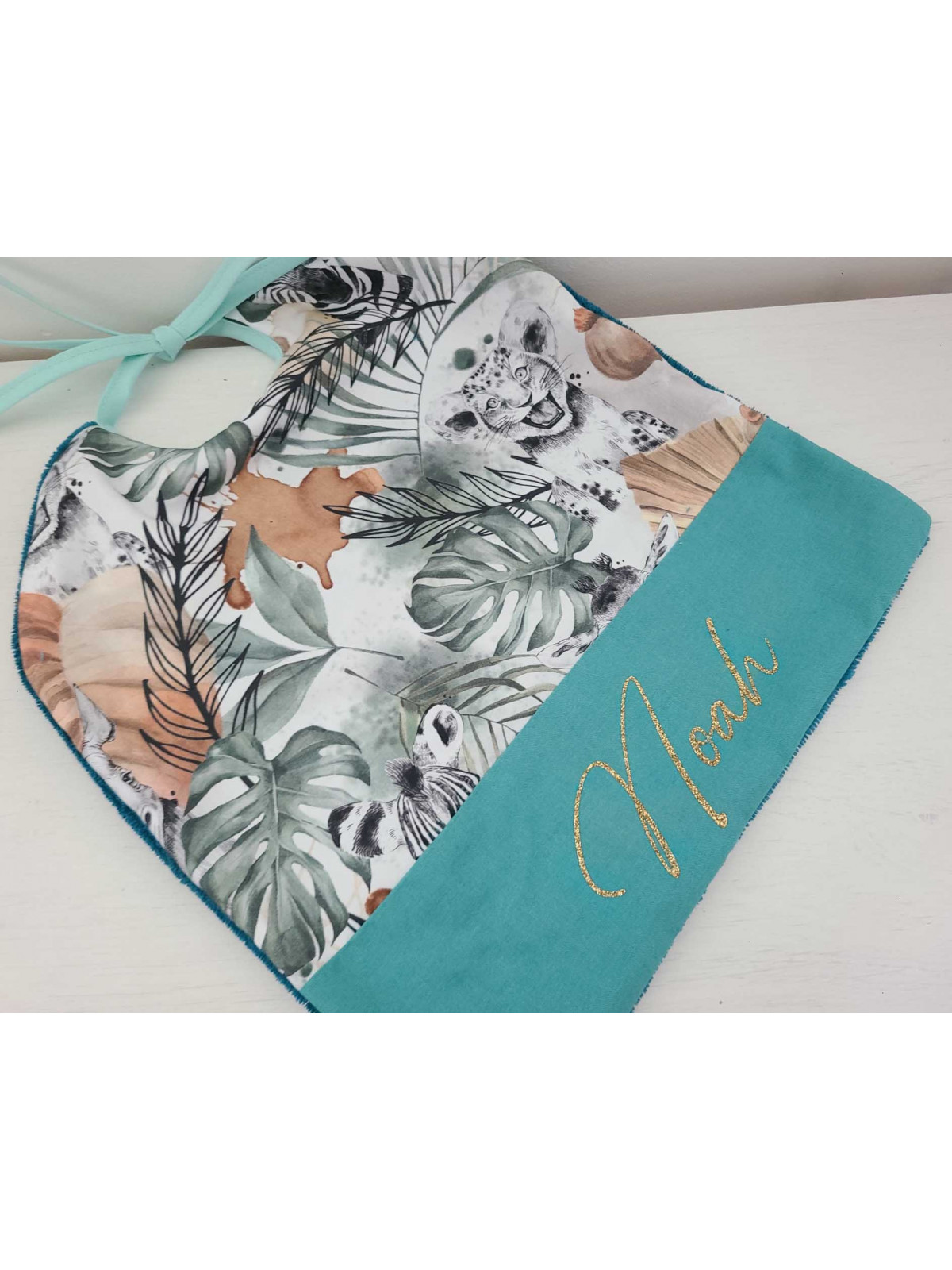 Bavoir thème jungle personnalisé prénom