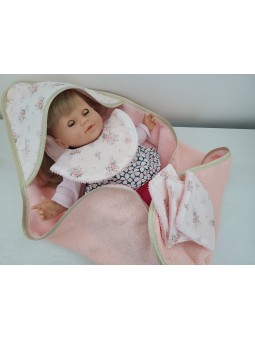 Parure poupée : cape de bain, bavoir, lingettes et couche pour poupon