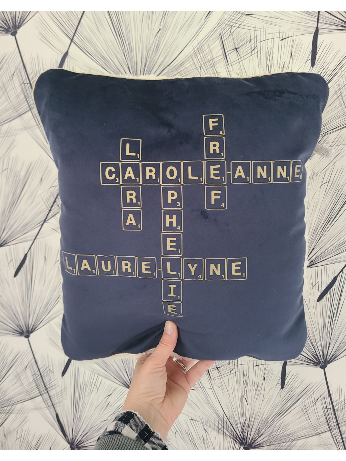 Coussin prénoms scrabble (cadeau anniversaire, mariage, fête mères, mamies...)