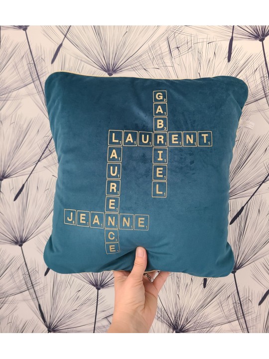 Coussin prénoms scrabble (cadeau anniversaire, mariage, fête mères, mamies...)