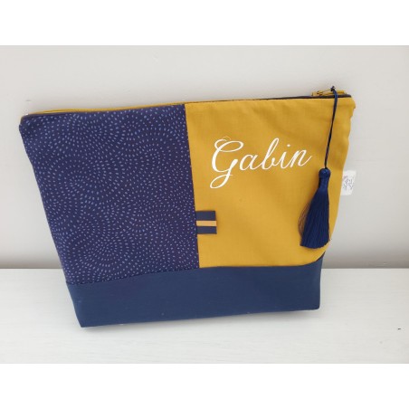 Trousse de toilette personnalisée marine et moutarde (cadeau naissance, baptême ...)