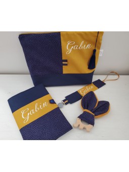 Trousse de toilette personnalisée marine et moutarde (cadeau naissance, baptême ...)