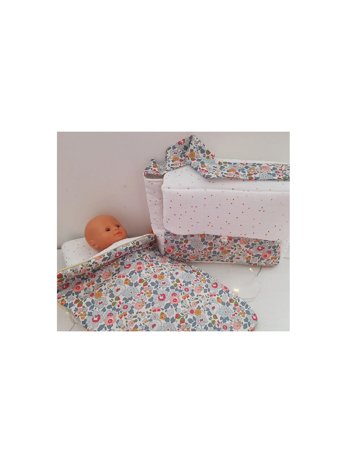 Parure pour lit de poupée en liberty Betsy porcelaine