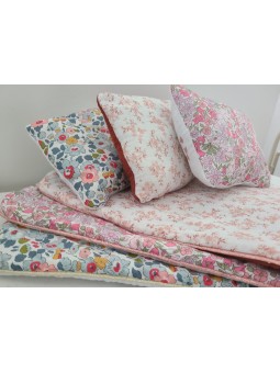 Parure pour lit de poupée en liberty Betsy porcelaine