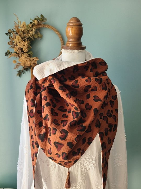 Chèche léopard coeurs en double gaze