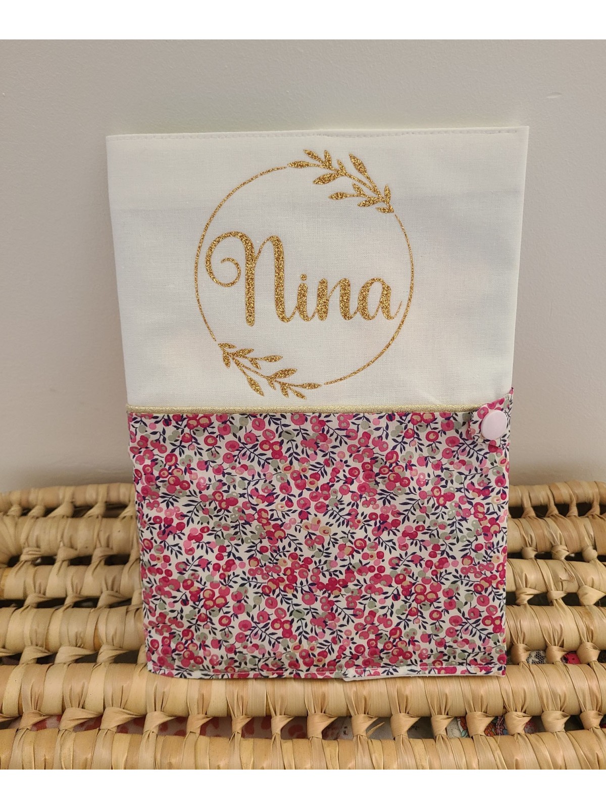 Protège carnet de santé liberty Wiltshire et couronne florale personnalisable avec prénom