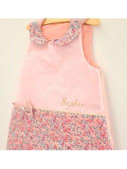 Gigoteuse personnalisée, liberty Wiltshire pois de senteur et col claudine