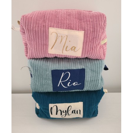 Trousse de toilette personnalisée en velours matelassé (cadeau naissance, baptême, anniversaire...)