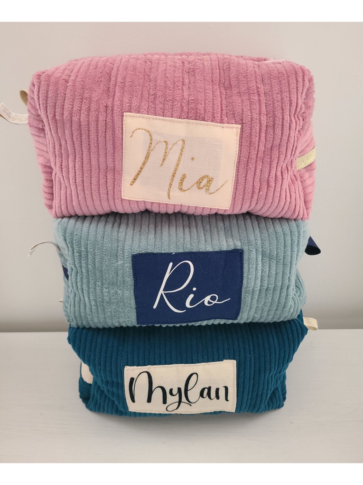 Trousse de toilette personnalisée en velours matelassé (cadeau naissance, baptême, anniversaire...)