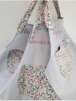 Tablier personnalisé en liberty Betsy porcelaine (choix de tailles)