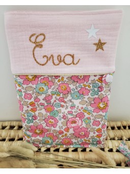 Protège carnet de santé liberty Betsy cupcake / double gaze personnalisable avec prénom