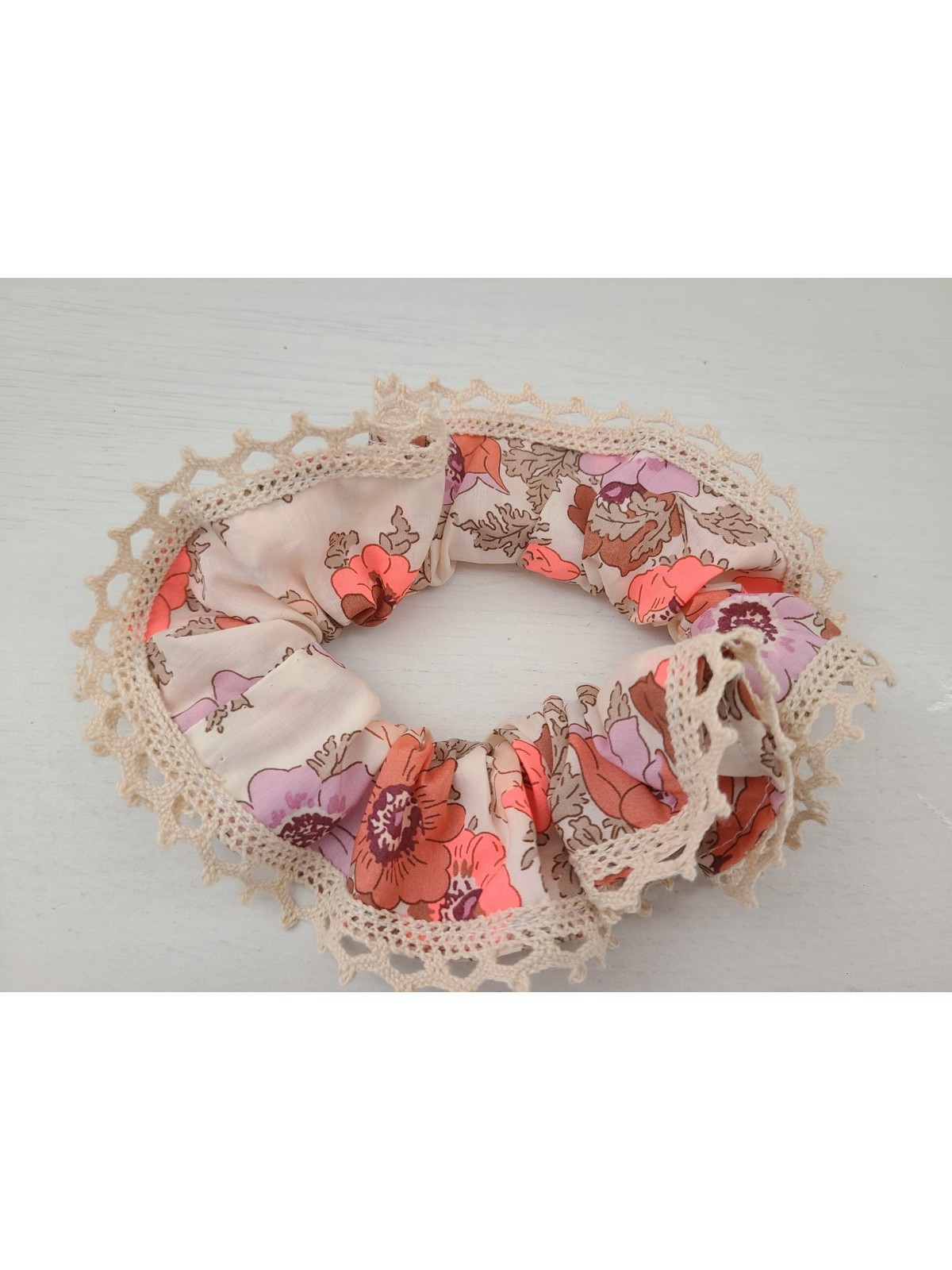 Chouchou liberty fluo et dentelle