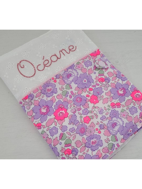 Protège carnet de santé liberty Betsy fluo et broderie anglaise