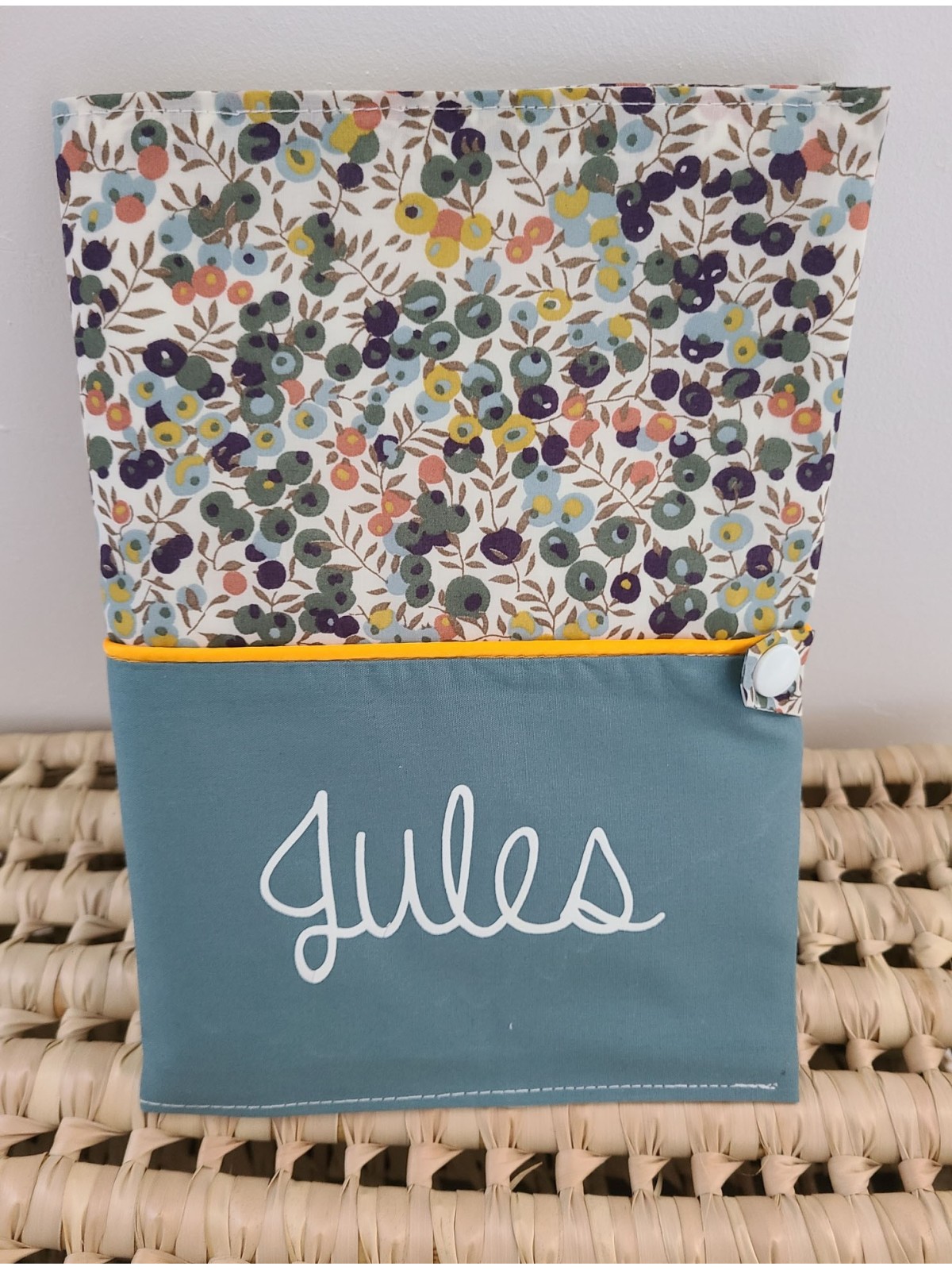 Protège carnet de santé liberty Wiltshire autumn, personnalisé avec prénom