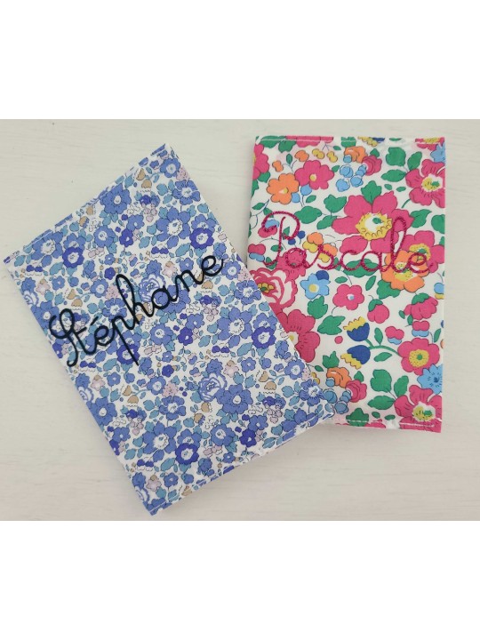 Protège passeport en liberty Betsy personnalisé