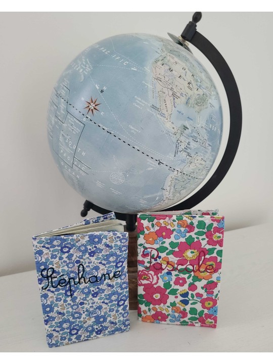Protège passeport en liberty Betsy personnalisé