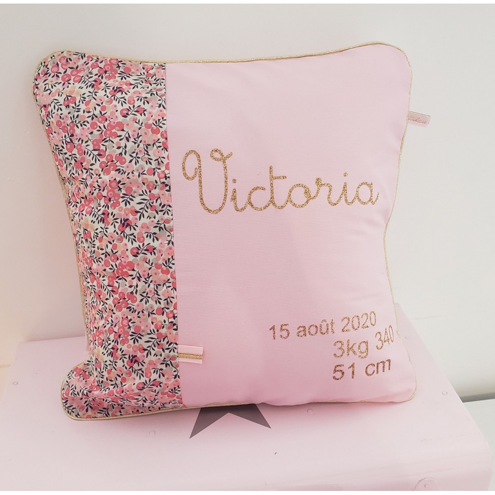 Coussin 40x40 cm personnalisé en rose poudre et or (ou tissus au choix)