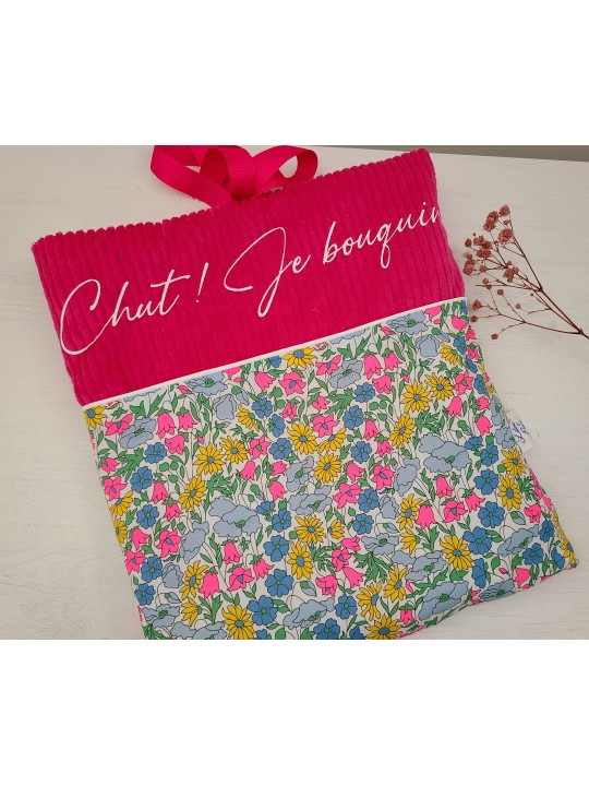 Pochette livre en velours framboise et liberty fluo