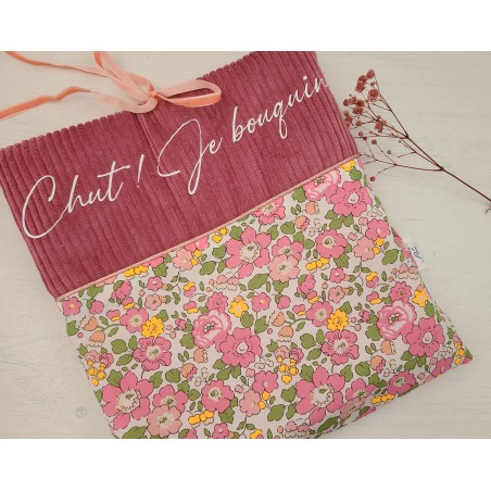 Pochette livre en velours vieux rose et liberty betsy