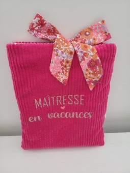 Pochette livre personnalisée en velours fuschia et noeud liberty fluo