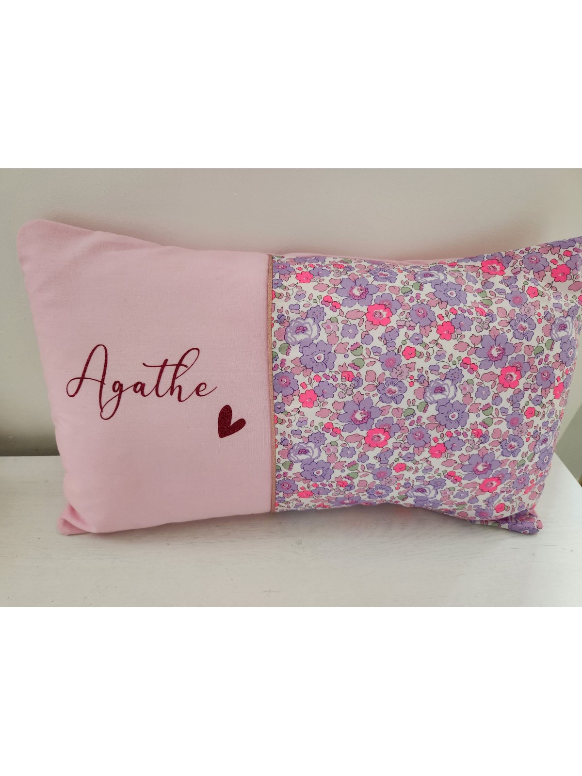 Coussin 30x50 personnalisé liberty betsy (coussin de sieste, cadeau de naissance ...)