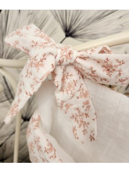 Range-pyjama ou range-doudou personnalisé double gaze fleurie