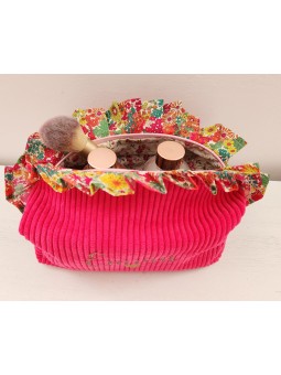 Trousse de toilette personnalisée en velours framboise et froufrou liberty