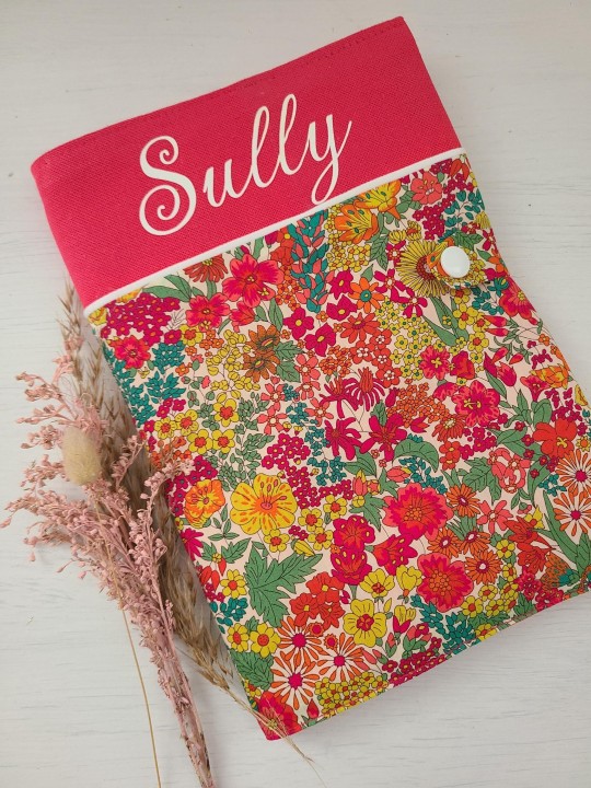 Protège carnet de santé liberty Margaret / uni framboise personnalisable avec prénom