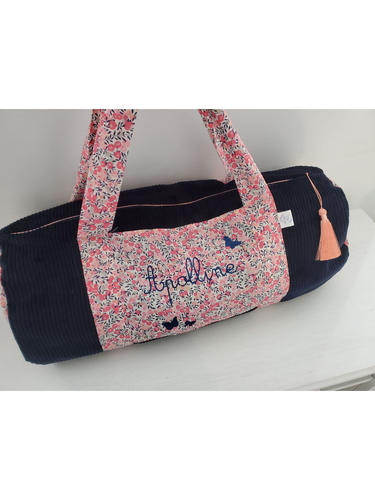 Sac polochon week-end personnalisé en liberty Wiltshire pois de senteur et velours marine
